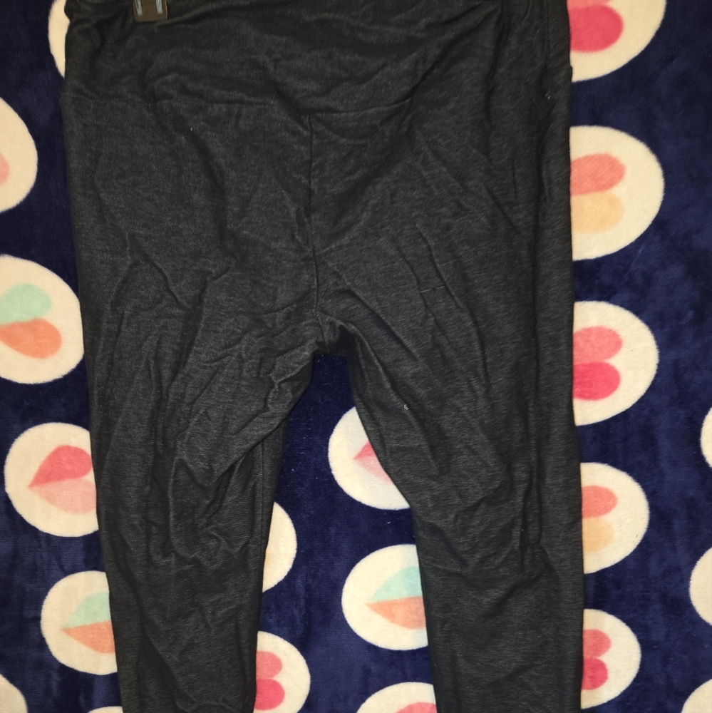 No Boundaries Gray Leggings Stretchy and Comfortable
